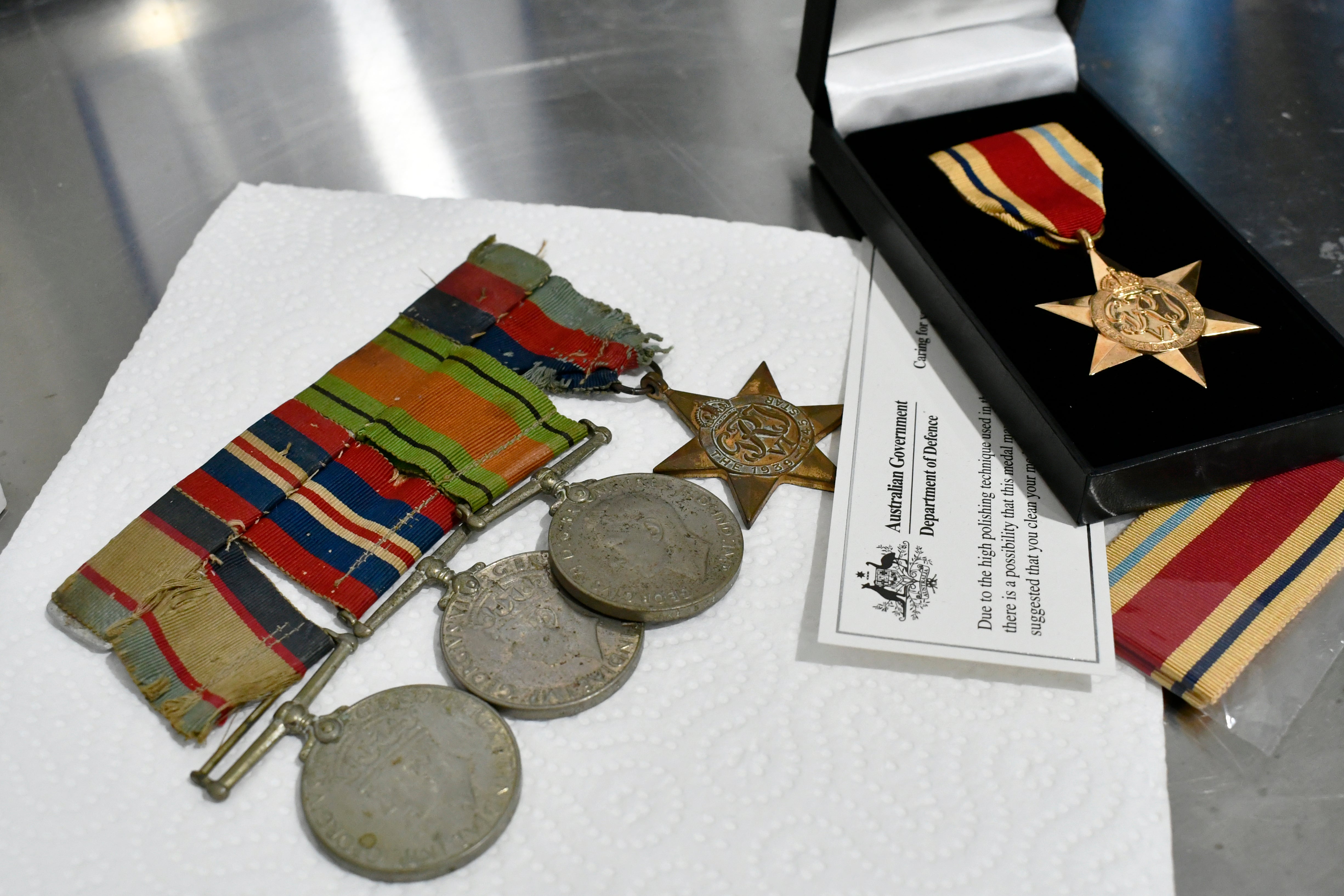 Medal & Jewellery Polishing Cloths – Foxhole Medals