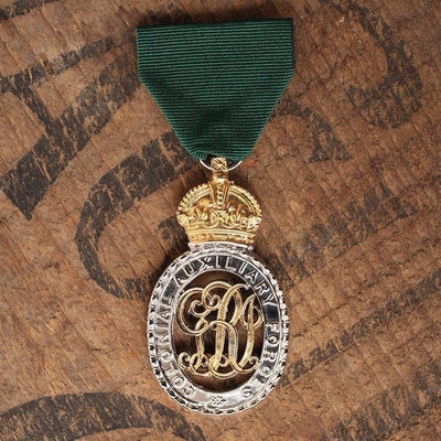 Colonial Aux Forces Off. Decoration - Foxhole Medals