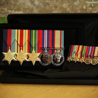WW2 Africa / Pacific Service Group - Foxhole Medals
